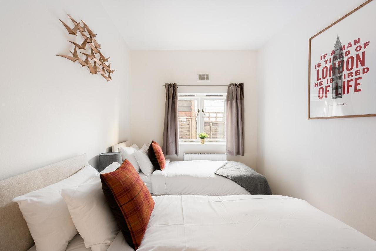 Heart Of Ealing Apartment With Garden 伦敦 外观 照片