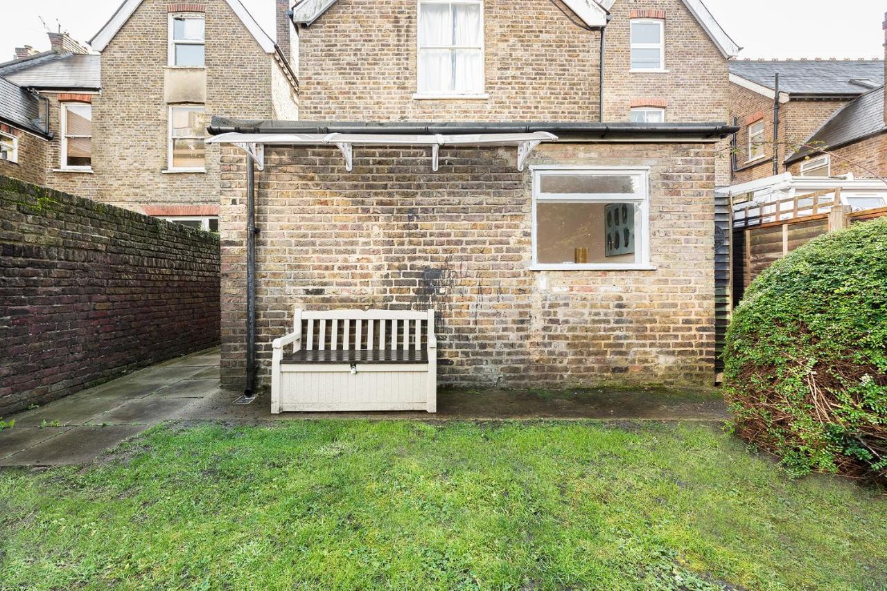 Heart Of Ealing Apartment With Garden 伦敦 外观 照片