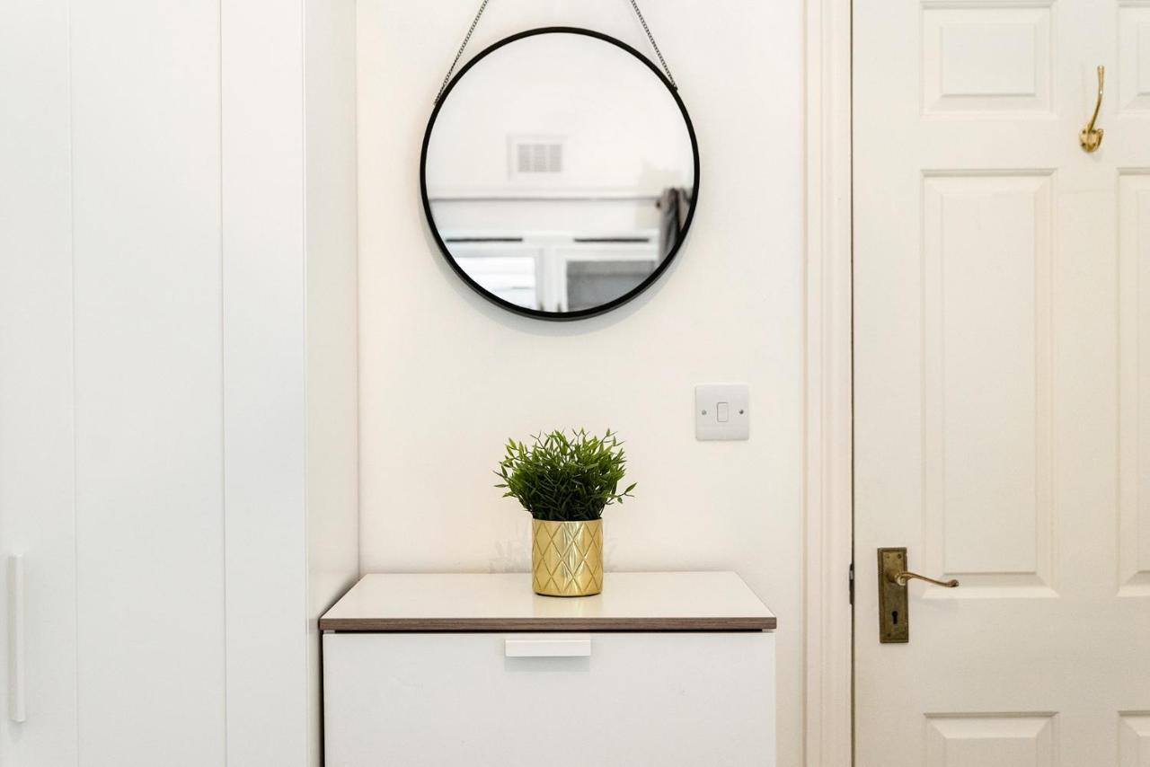 Heart Of Ealing Apartment With Garden 伦敦 外观 照片