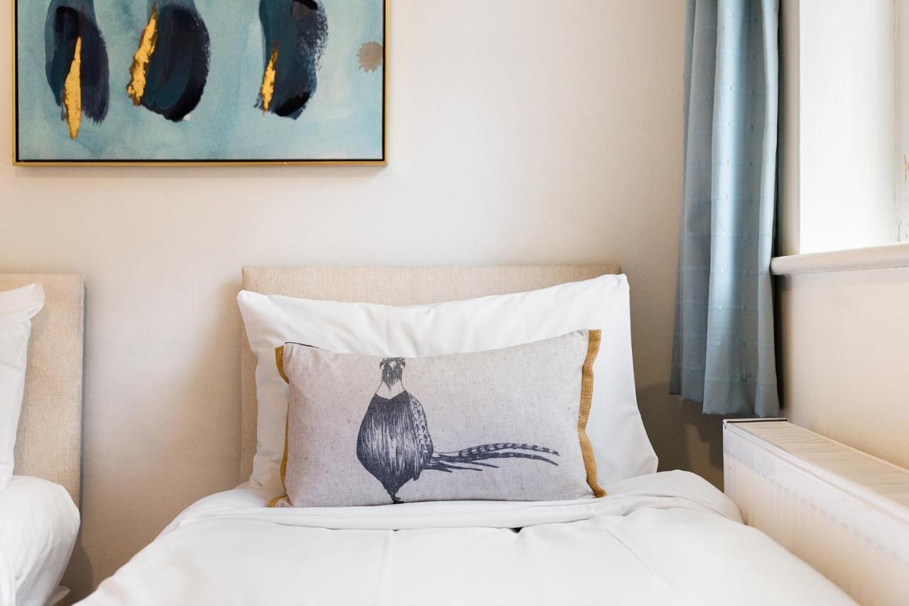 Heart Of Ealing Apartment With Garden 伦敦 外观 照片