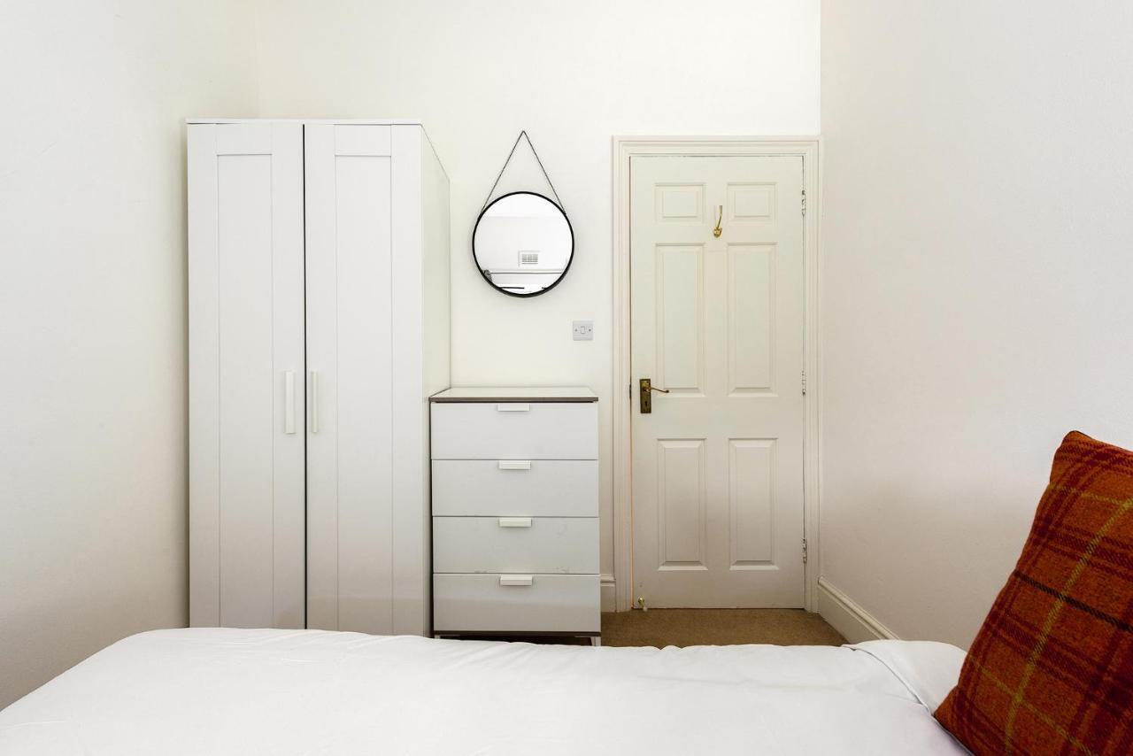 Heart Of Ealing Apartment With Garden 伦敦 外观 照片